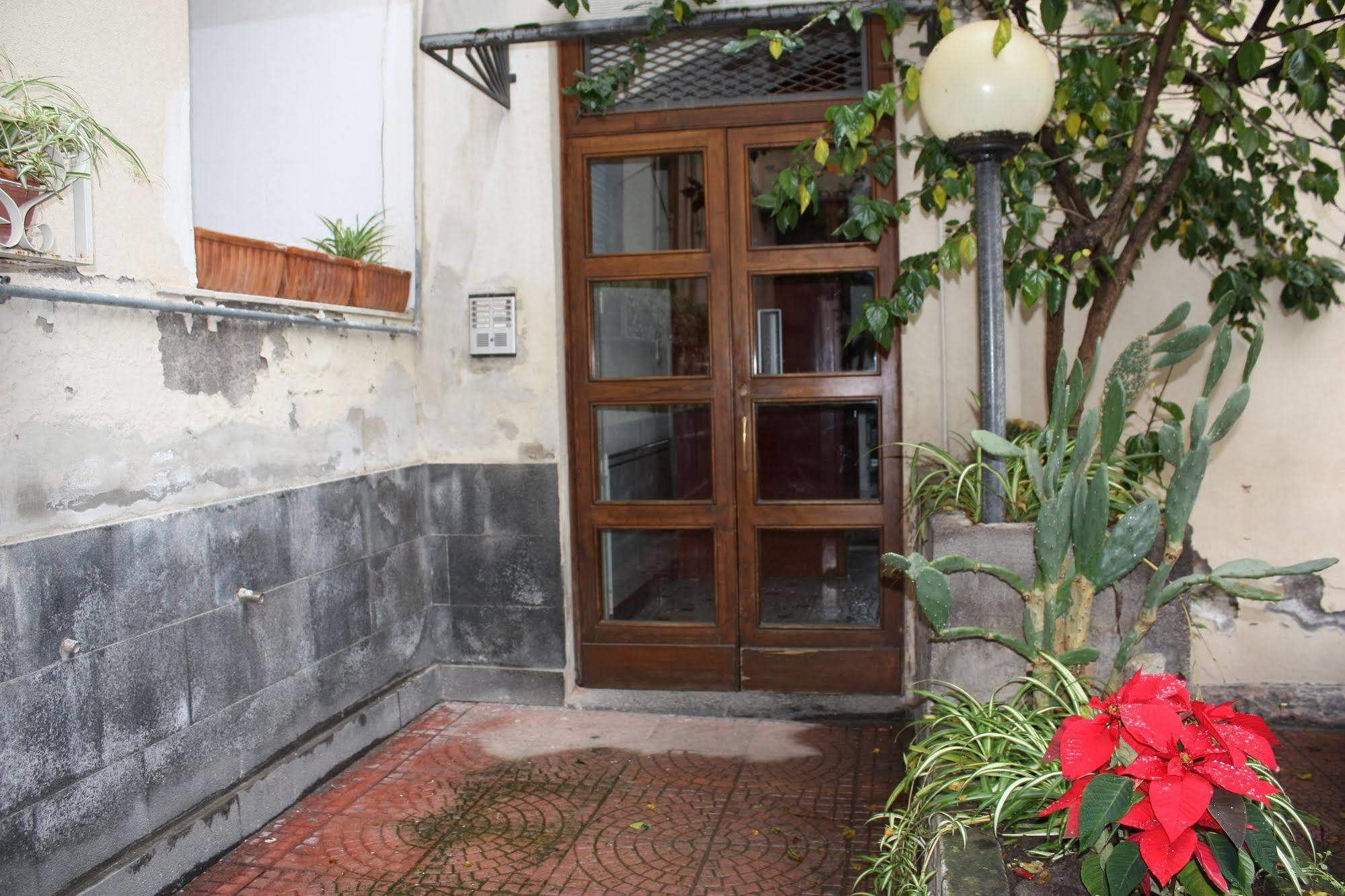 Tra L'Etna E Il Mare B&B CTA Exterior foto